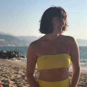 Meet your Posher, Ella